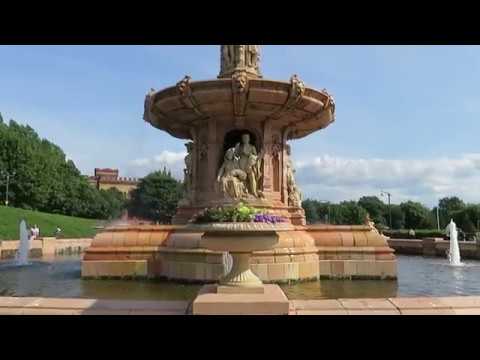 A stroll around the Doulton Fountain, Glasgow Green 25th July 2018