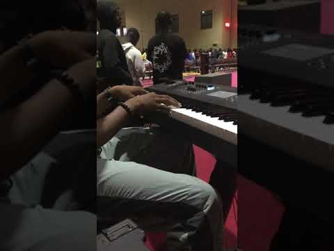 THE PIANO HANGOUT SESSION AT LANDMARK UNIVERSITY..... moriyanu worship song 💥💥🍟