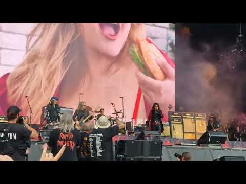 hollywood vampires - i  want my now  at graspop metal meeting 2023