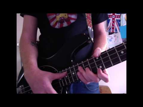 Chords & tapping : A Bass lesson everyday # 41