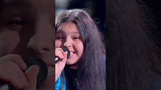 Annamaria ci regala un momento di speranza con “Esseri umani” di Marco Mengoni