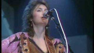 Emmylou Harris - Too Far Gone (Wembley 1984)