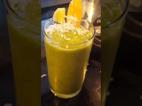 Sunday Morning pick me up Green Smoothie!!