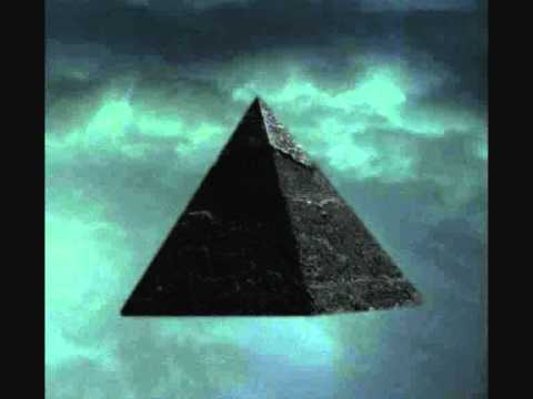 AUN - Black Pyramid
