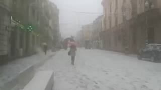 neve-a-piazza-liberta-e-una-pista-di-pattinaggio