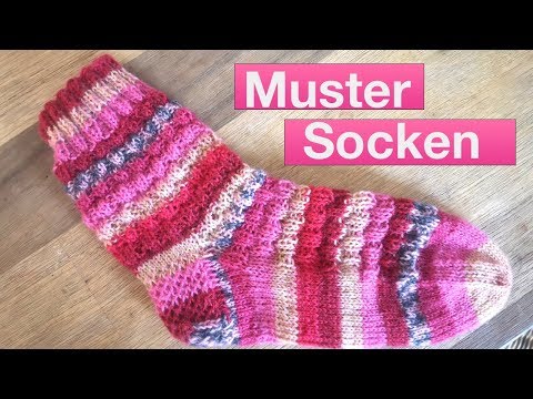 Knitting simple patterned socks