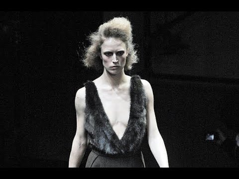 PRADA Fall 2009/2010 Milan - Fashion Channel