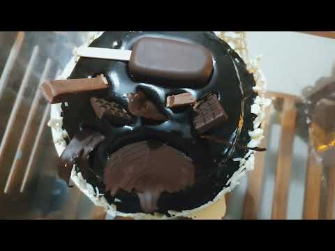 2 tire chocolate overloaded cake