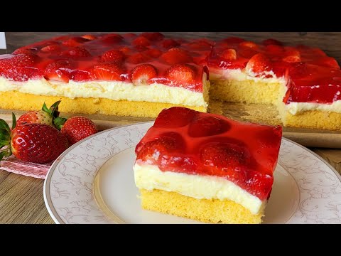 Strawberry cake with vanilla pudding, strawberry slices, sheet cake recipe, simple & delicious