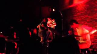 Deerhoof - we do parties