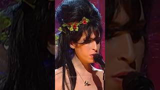 Amy Winehouse &amp; Paul Weller - I Heard It Through The Grapevine (Live at Jools Holland, 2006) #queen