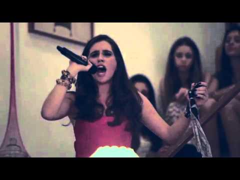 Nina Fernandes - Feeling Good (Official Music Video)