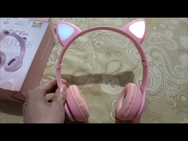 Vídeo relacionado con AXFEE Auriculares Inalámbricos para Niños, Auriculares con Orejas de Gato con Luz Led, Auriculares Plegables para Niños con Micrófono, para Móvil/Tableta, Regalo de Cumpleaños/Navidad(Negro)