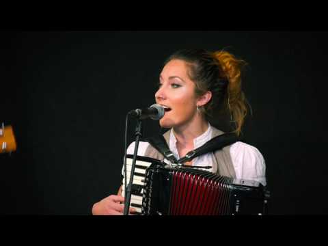 Georgia Lewis & Friends - The Lark in the Morning/The Saucy Sailor