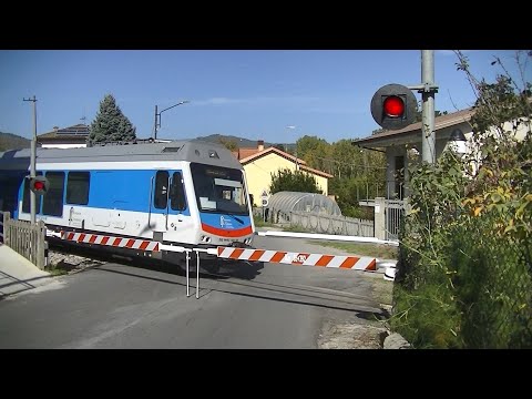 Spoorwegovergang Decollatura (I) // Railroad crossing // Passaggio a livello