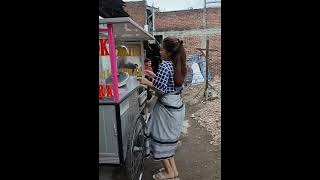 Download lagu Story wa joget santuy qoutes//story wa polosan joget santuy mp3