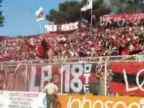 "Los RojiNegros- Salida &quot;rumbo al ascenso&quot;" Barra: Los Rojinegros • Club: Rangers de Talca