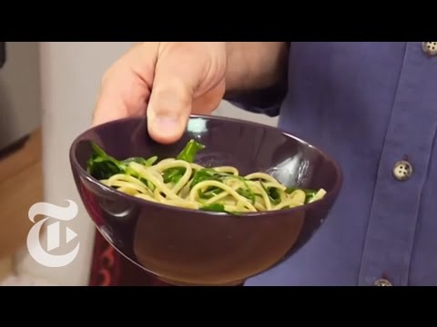 Pasta With Anchovies and Arugula | The New York Times