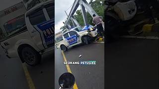 Download lagu VIRAL! Mobil POLISI LAKALANTAS di Jembatan, NETIZEN Heboh! #shorts mp3