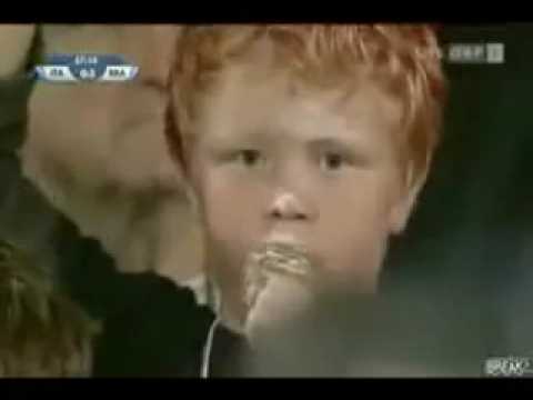 Marcus Schossow eat Icecream