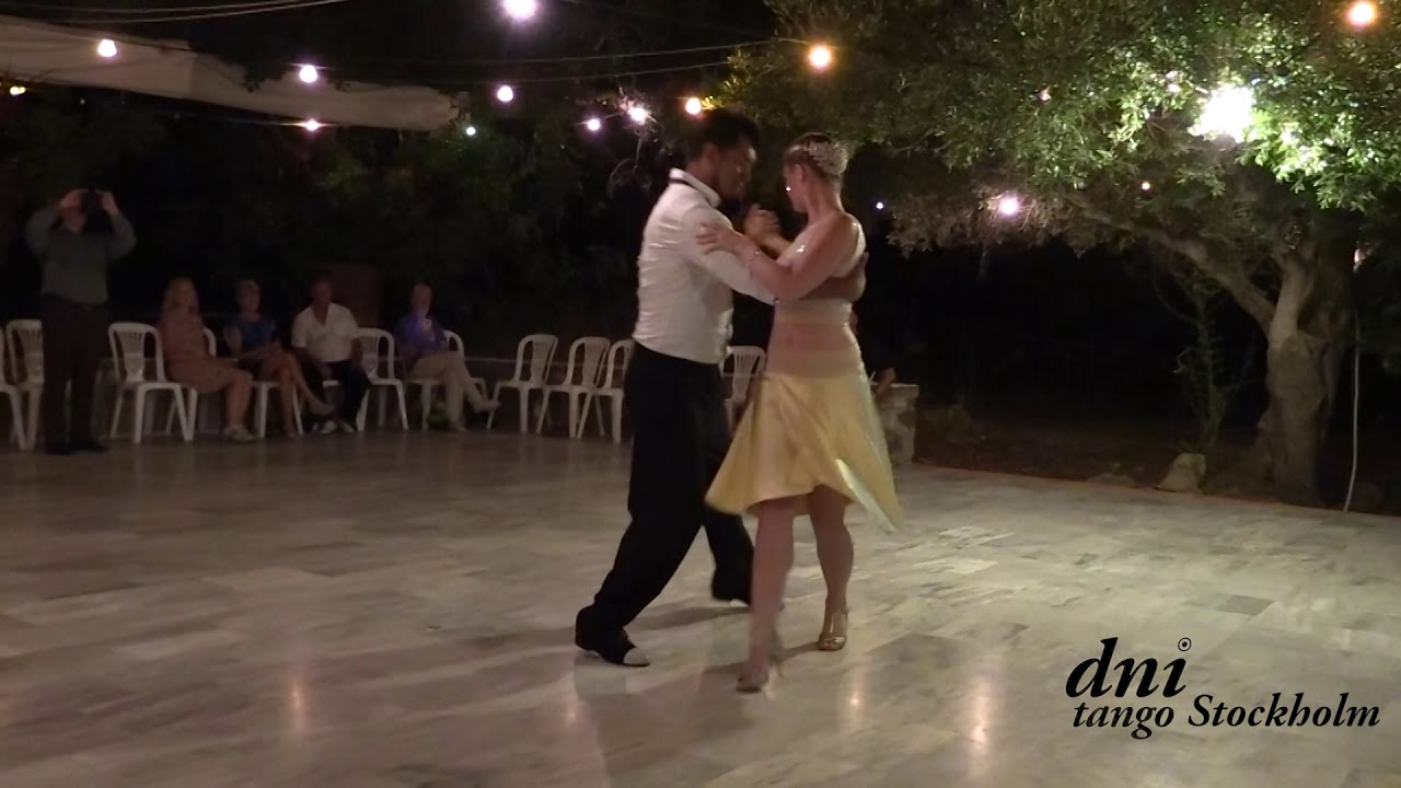 Sara Westin and Juan Pablo Canavire, show in Souda Beach 1/4