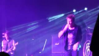 Papa Roach - Alive (N&#39; Out of Control) LIVE Corpus Christi Tx. 2/7/13