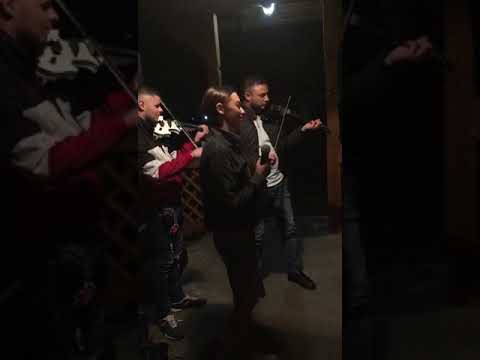 Alina Rus - Doină- Mă uitai pe sub fereastră