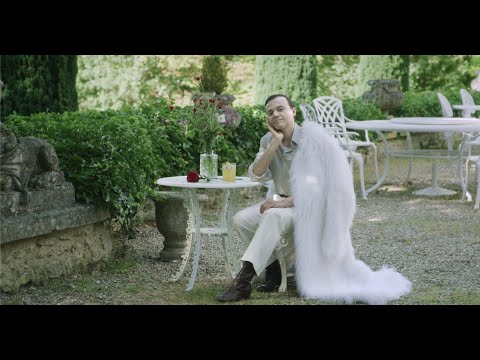 Bertrand Burgalat - L'homme idéal (Clip officiel)