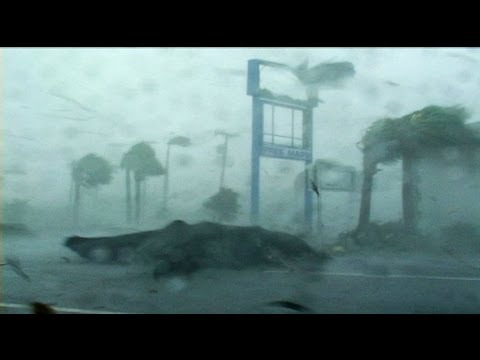 Hurricane Charley Punta Gorda Florida - Full on!