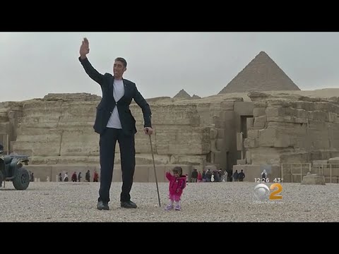 World's Tallest Man Meets World's Shortest Woman