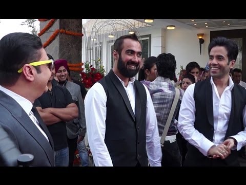 Making of Bajatey Raho - Shooting The Film