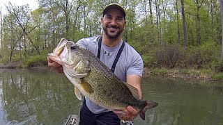 Incredible Topwater Bass Fishing Action for Pre-Spawn & Spawning Bass (Bluegill Popper!!!)