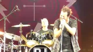 Pearl Jam - Love Reign O&#39;er Me - Fenway Park (August 7, 2016)
