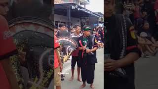 Download lagu mas Ardo kasih air dan  bunga supaya pemain jaranan kesurupan mp3 Download lagu mas Ardo kasih air dan  bunga supaya pemain jaranan kesurupan mp3