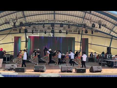 EL GRUPO JUVENIL EN FINAL  DE LA JOROPERA DE LEJANIAS META 