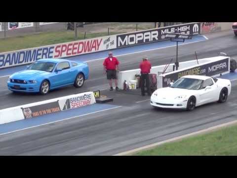 2013 Ford Mustang GT vs C6 Corvette
