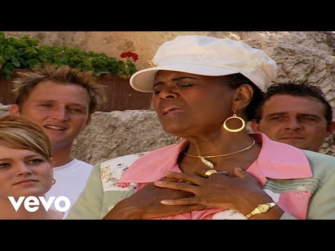 Bill & Gloria Gaither - The Old Rugged Cross [Live] ft. Lillie Knauls