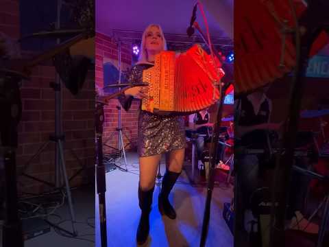 Darja Gajšek & Ansambel Viža - Čreda v galopu