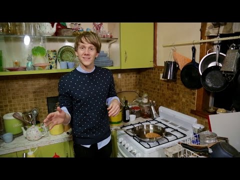 Josh Thomas - How to Cook Pancakes with Faces