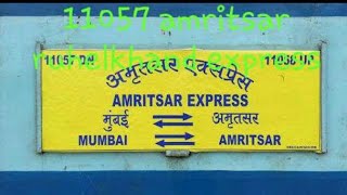 preview picture of video 'INDIAN RAILWAY WAP4 11057 amritsar ruhelkhand express arrived at agra cant 1 hour late'