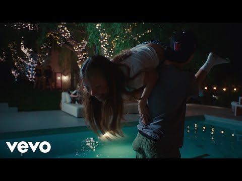 Madison Beer - Sweet Relief (Behind The Scenes)