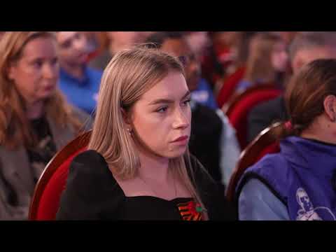 Сборник стихов и песен, посвящённых матерям, жёнам и сестрам военных, презентовали во Владивостоке.