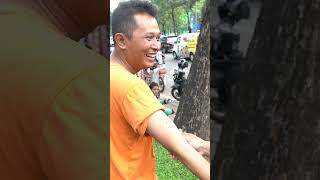 Download lagu Terapi Pijat Driver Ojol Sakit Tangan Karna Sering Narik Gas Langsung Sembuh! #Shorts mp3