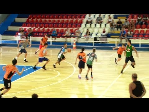 Jovens atletas participam de peneira para o Rio Claro Basquete