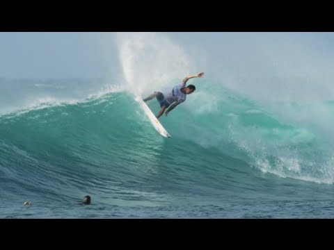 Jordy Smith surfing in Hawaii - Bending Colours - Webisode 2