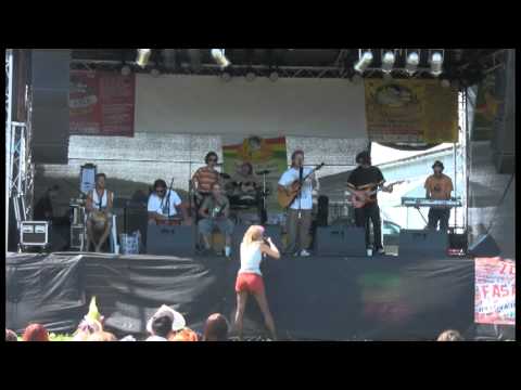 REGGAE AREA 2013 - VYSMÁTEJ KOUŘ