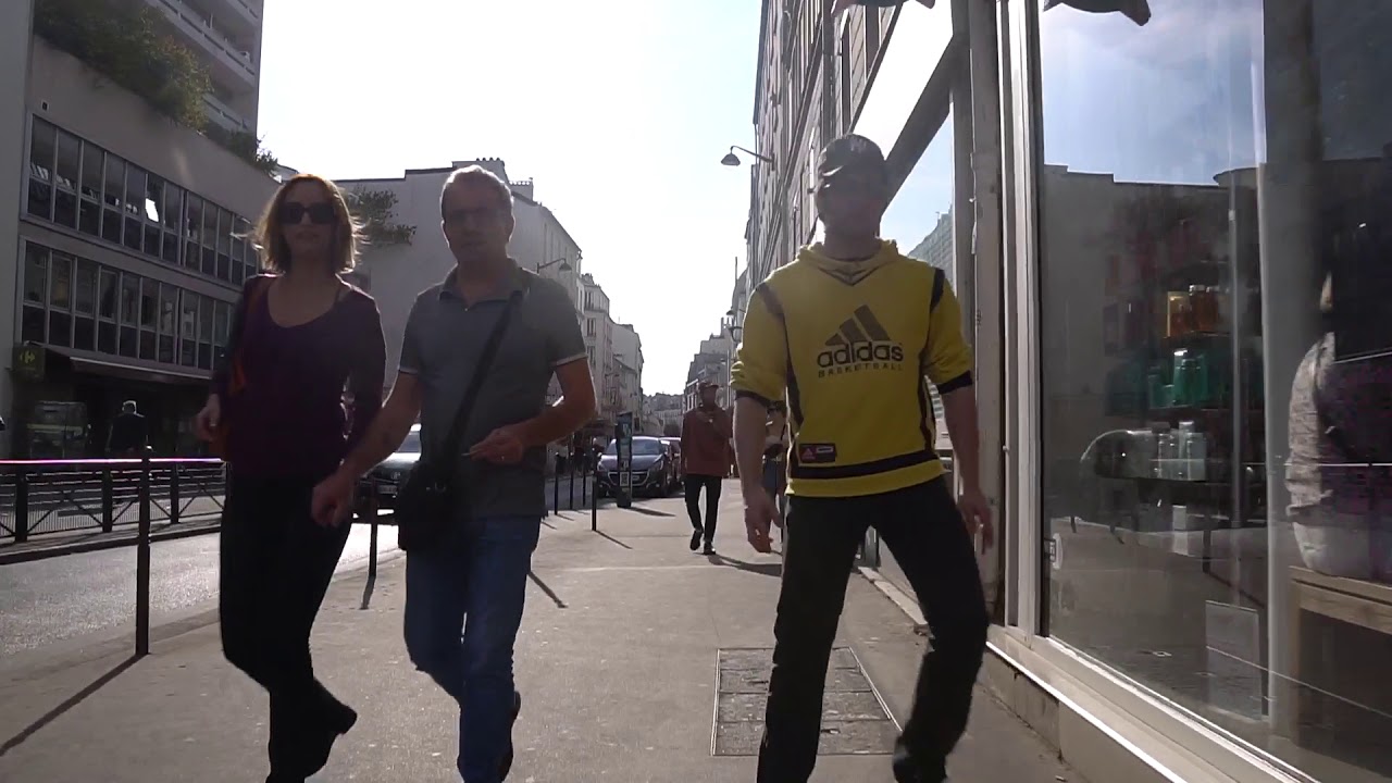 Paris, rue de la roquette long shot