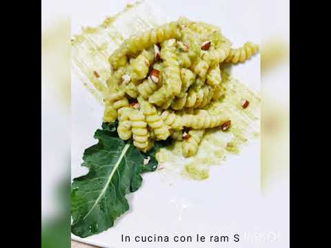 Pasta con pesto di broccoli & Mandorle
