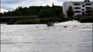 preview picture of video 'Watercross Sodankylä 2012 - 600 ovaalin finaali'