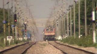 preview picture of video '12138 FZR CSTM Punjab Mail , Agra [HD]'